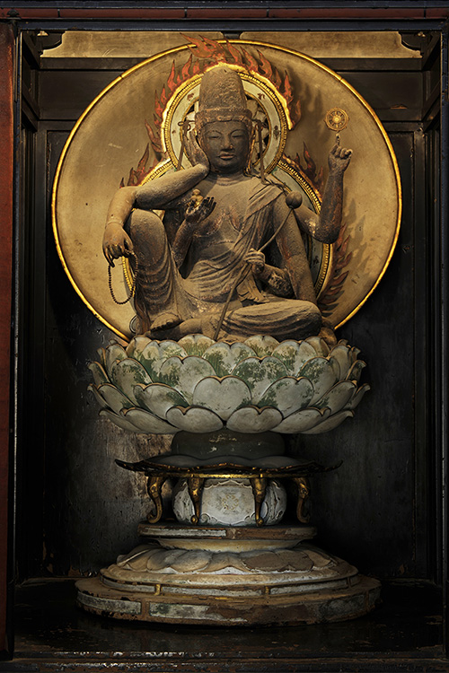 Kanjōdō et statue Nyoirin-Kannon