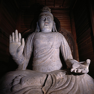 Statue assise de Nyoirin-Kannon